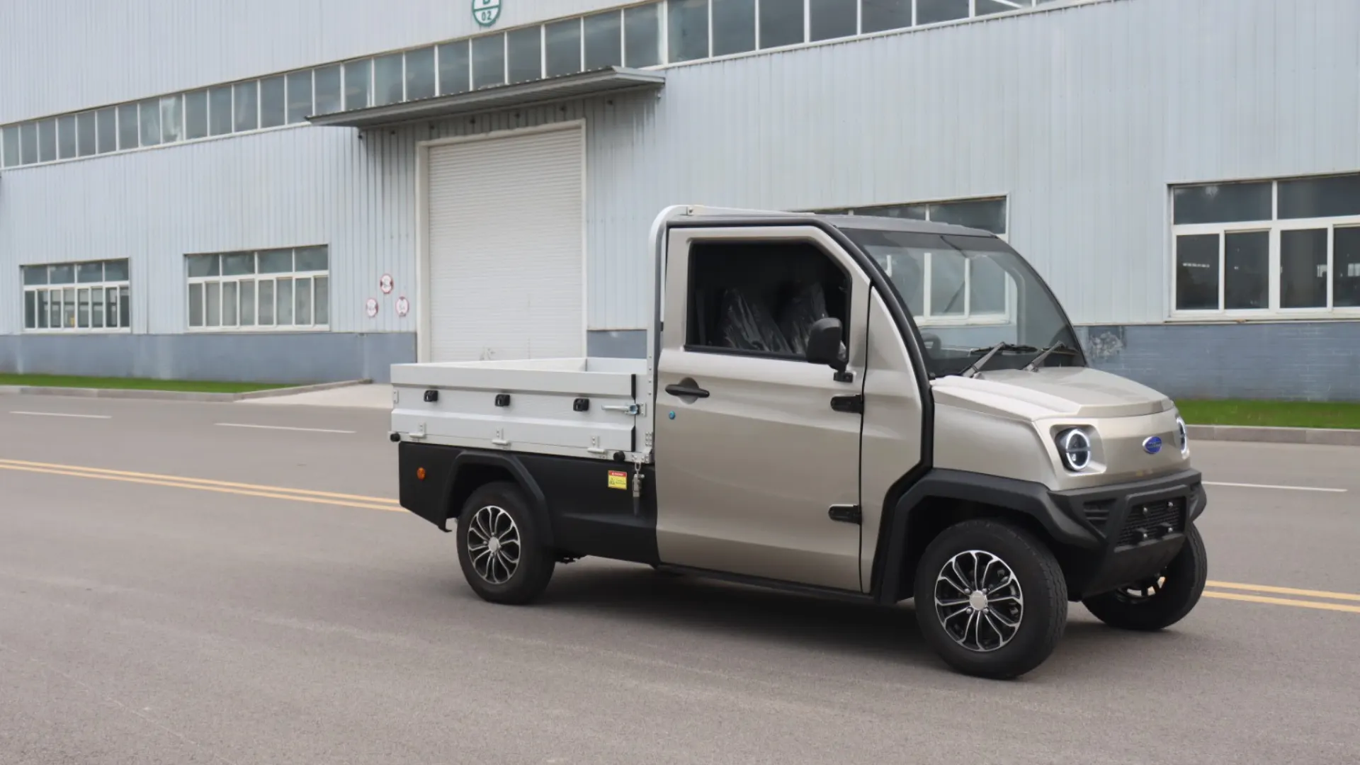 IONAx Move - Front view, white model